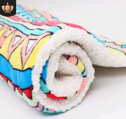 Cozy Pet Blanket – Soft, Cute & Comfy for Cats/Dogs