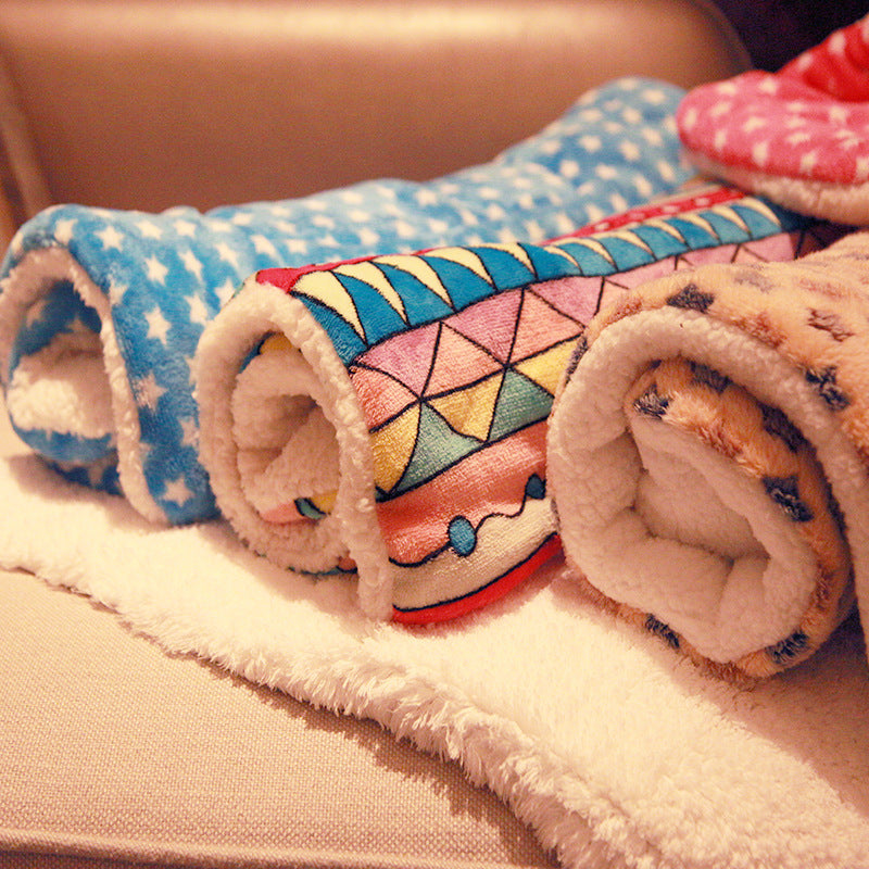 Cozy Pet Blanket – Soft, Cute & Comfy for Cats/Dogs