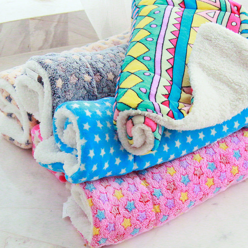 Cozy Pet Blanket – Soft, Cute & Comfy for Cats/Dogs