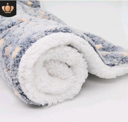 Cozy Pet Blanket – Soft, Cute & Comfy for Cats/Dogs